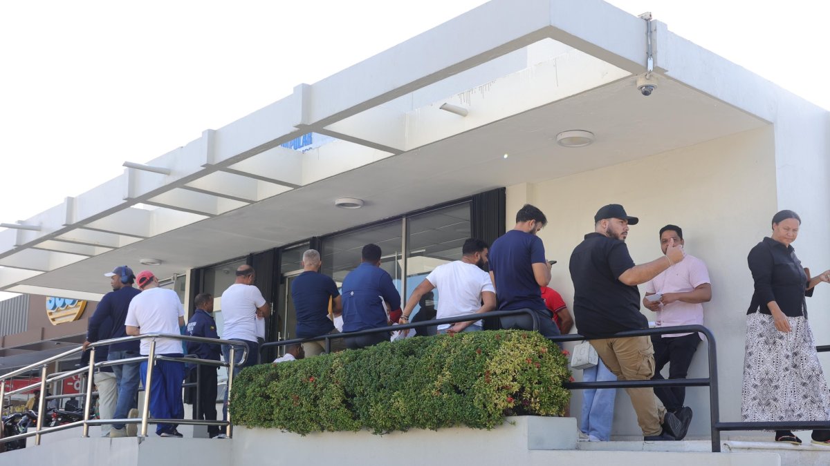 Más de 300 mil personas no ha cumplido con ese compromiso legal de renovar el marbete.