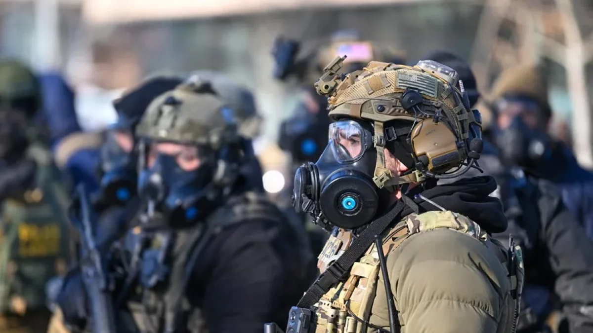 Agentes federales vigilan, en una fotografía de archivo. EFE/EPA/Craig Lassig