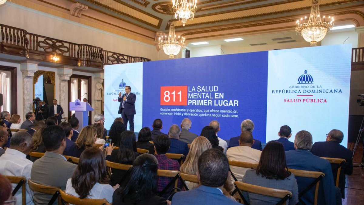 Abinader encabeza presentación avances en salud mental; expande línea 811, gratuita y confidencial