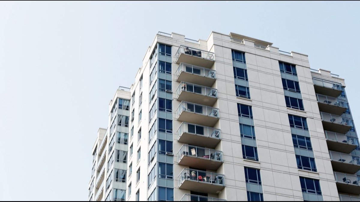 ¿Aplica el 8% de aumento al personal de condominios?