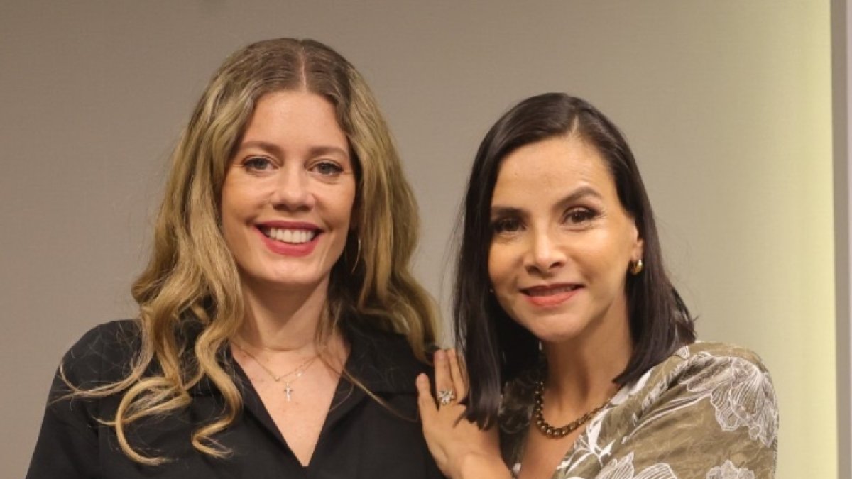 Lorna Cepeda y Natalia Ramírez.