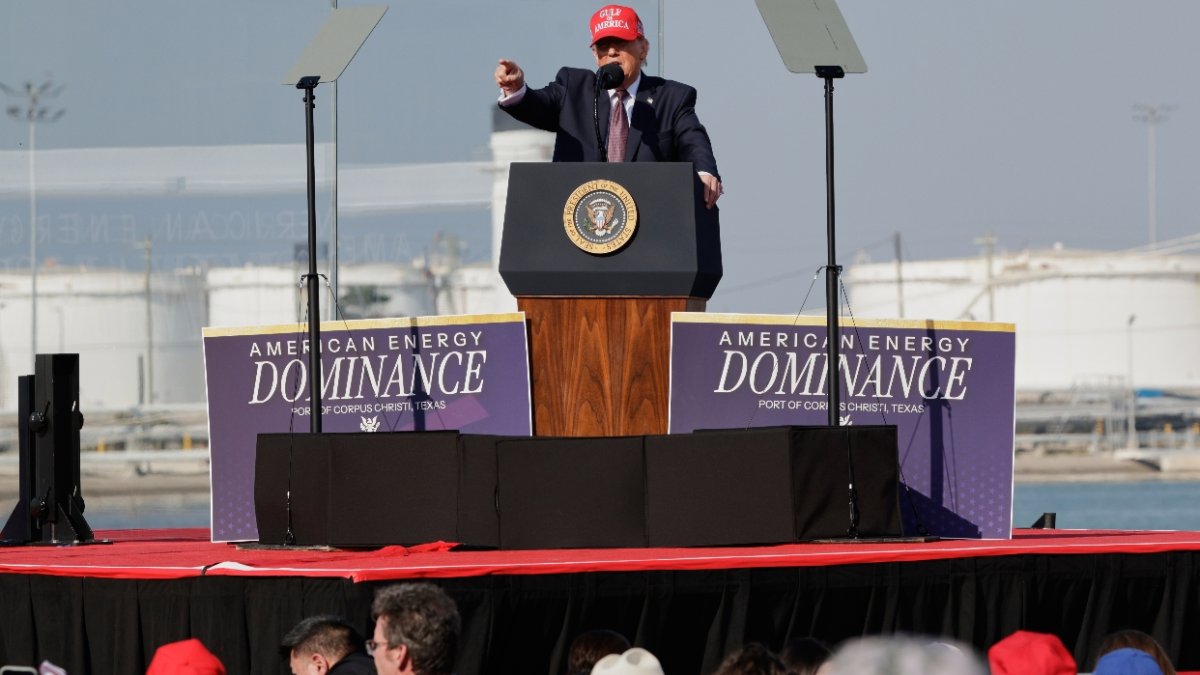 Trump habló en un mitin celebrado en el puerto de Corpus Christi, Texas.