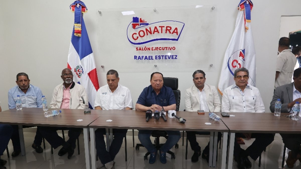 Dirigentes del Conatra.  Guillermo Burgos