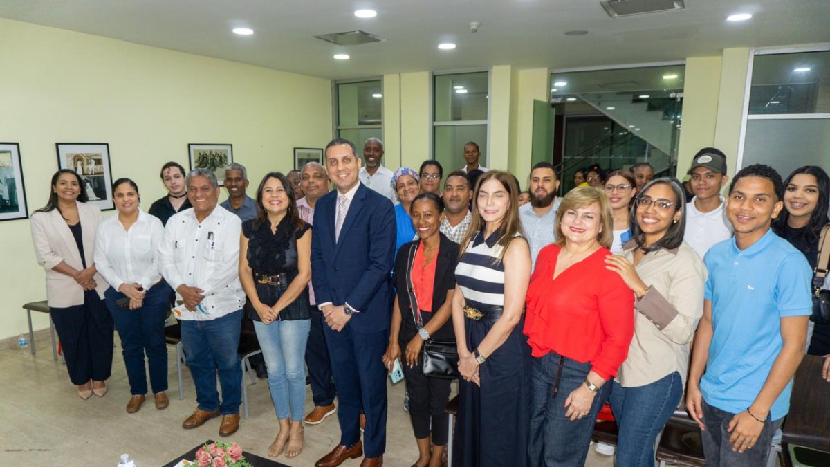 Fundación FUDEC promueve formación ciudadana con conversatorio sobre salud mental