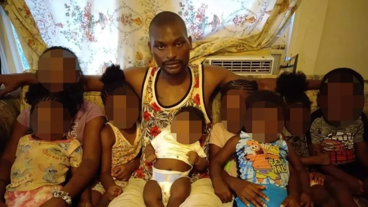 Shamar Elkins los mató a los ocho.