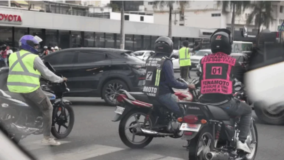 El lema de Fenamoto despertó la atención de algunos ciudadanos.