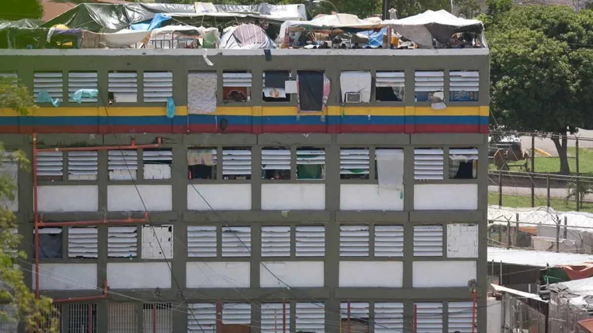 Fotografía de archivo de los pabellones de la cárcel de Yare, Estado Miranda (Venezuela). EFE/Miguel Gutiérrez