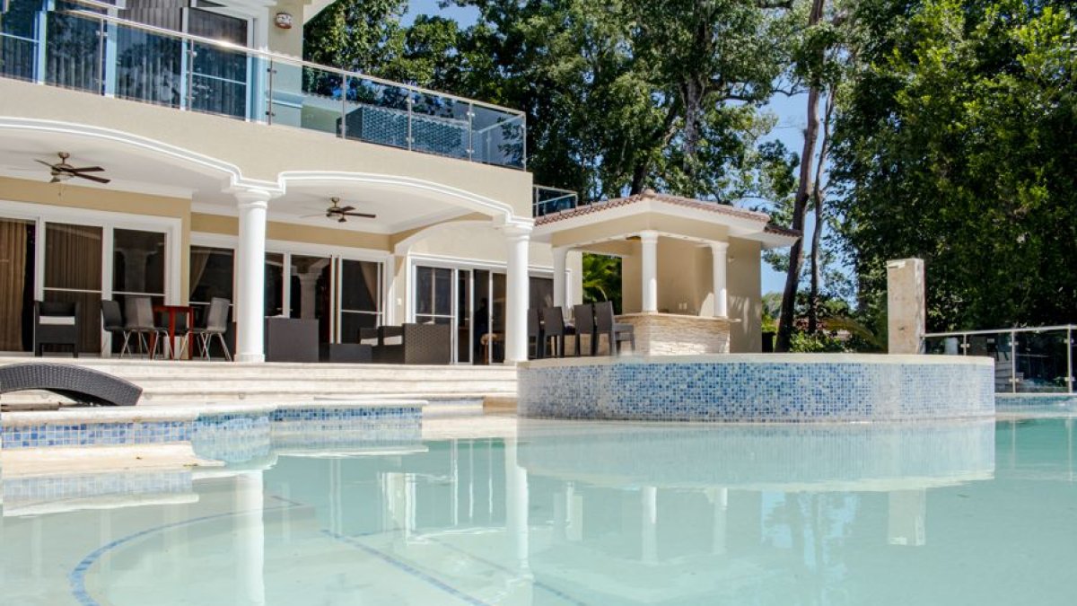 La firma dominicana, subsidiaria de Enjoy Hospitality Group, fortalece su presencia en destinos clave como Cap Cana, Punta Cana, Cabarete y Jarabacoa, consolidando su liderazgo en hospitalidad y bienes raíces.