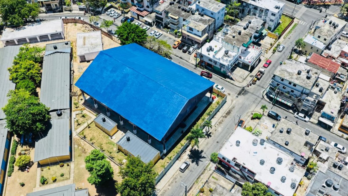 Gobierno concluye tres techados deportivos escolares en el Gran Santo Domingo