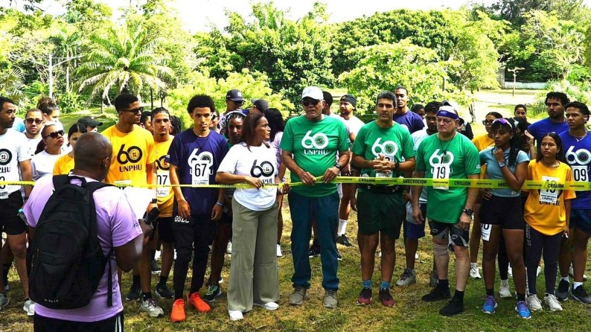 Caminata Campo Travieso une a la comunidad de la UNPHU en los Juegos Intramuros 2026