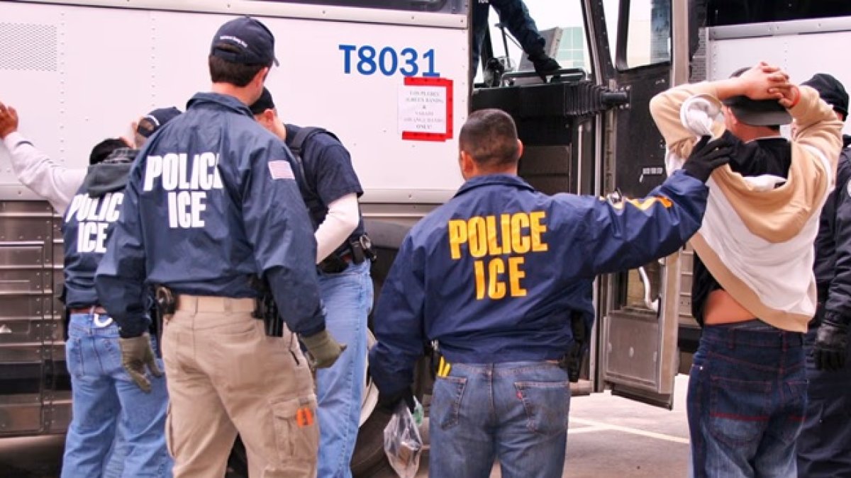 NY será inundada por agentes de inmigración si NYPD no coopera con ICE, dice el 