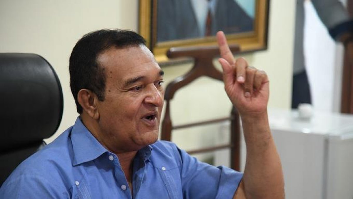Senador Marte evade acusaciones de reorganizar violencia en transporte