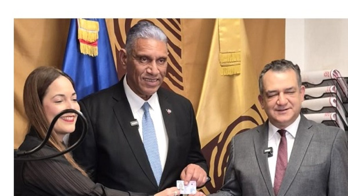 JCE inicia entrega de la nueva cédula en Estados Unidos