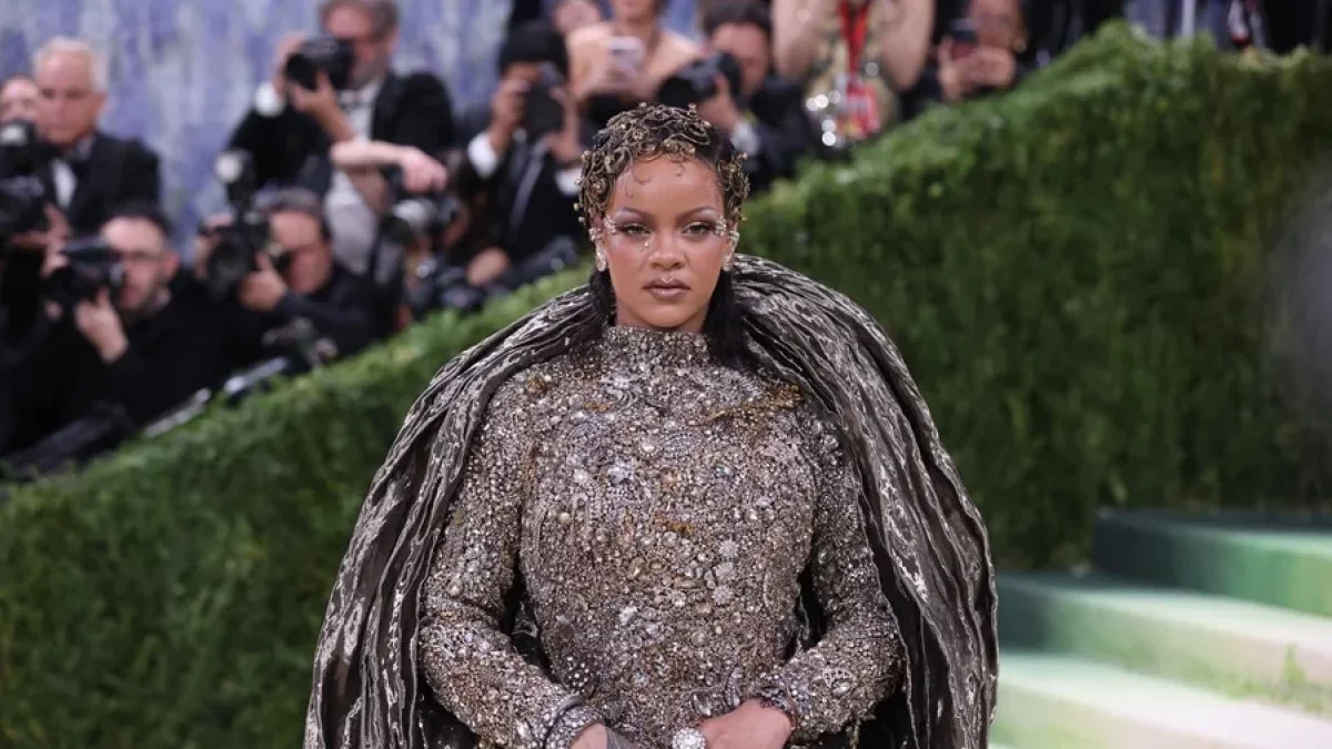 Rihanna narra el angustiante momento en que dispararon contra su casa en Beverly Crest