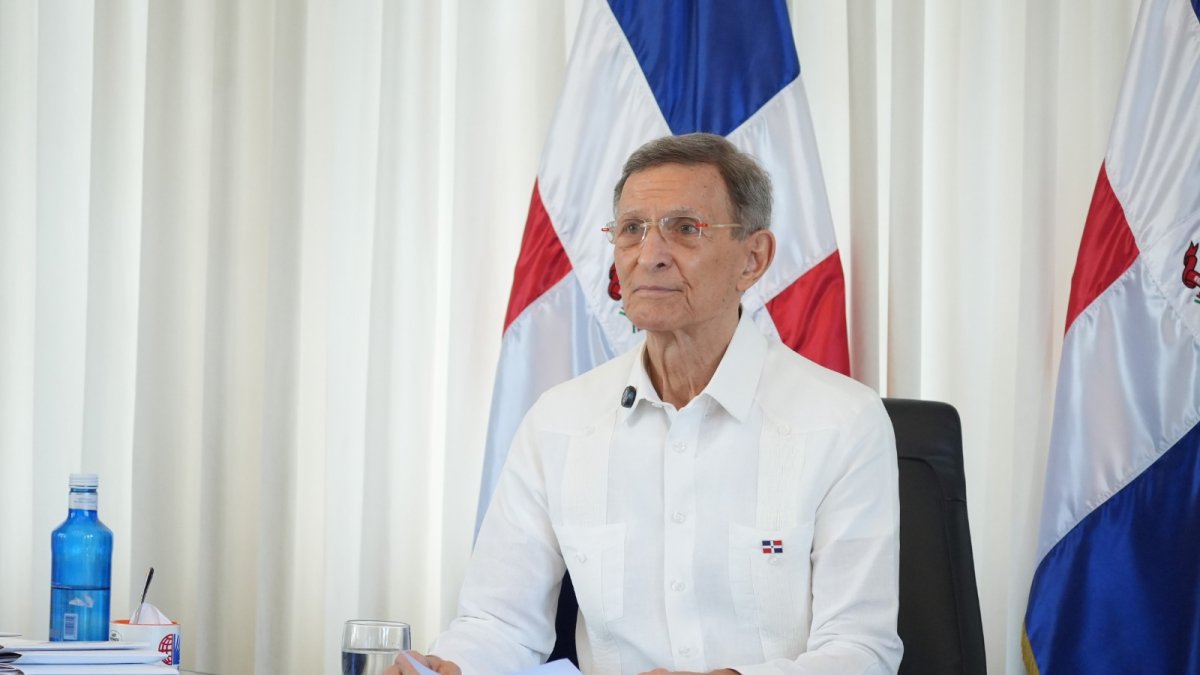 Canciller Roberto Álvarez