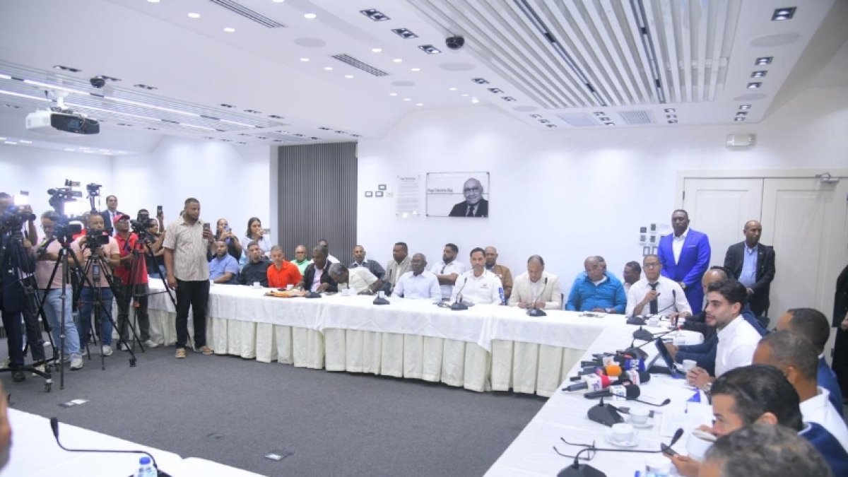 Trata con JCE y partidos proyecto sobre el voto electrónico