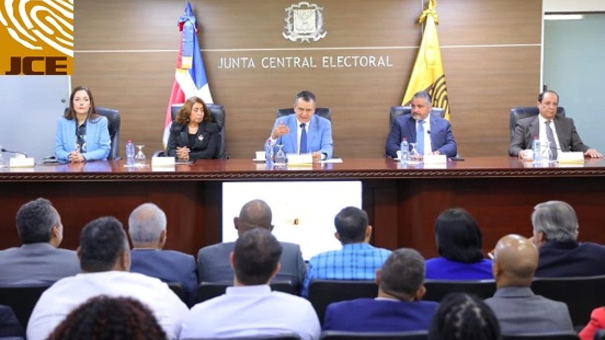 Llaman a no seguir satanizando la medida de la JCE sobre encuestas