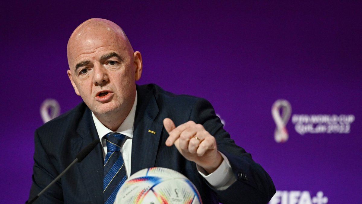 Platini demanda a Infantino, presidente de la FIFA, por tráf