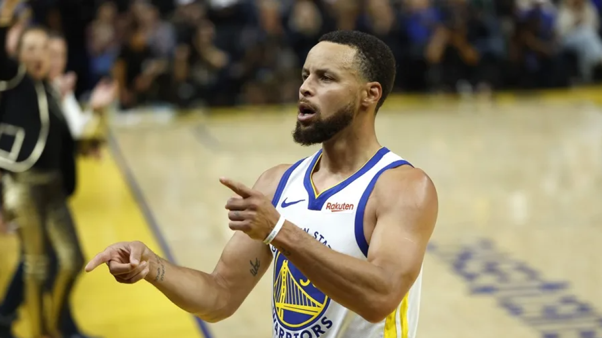 Stephen Curry firma acuerdo con la marca deportiva china Li-Ning
