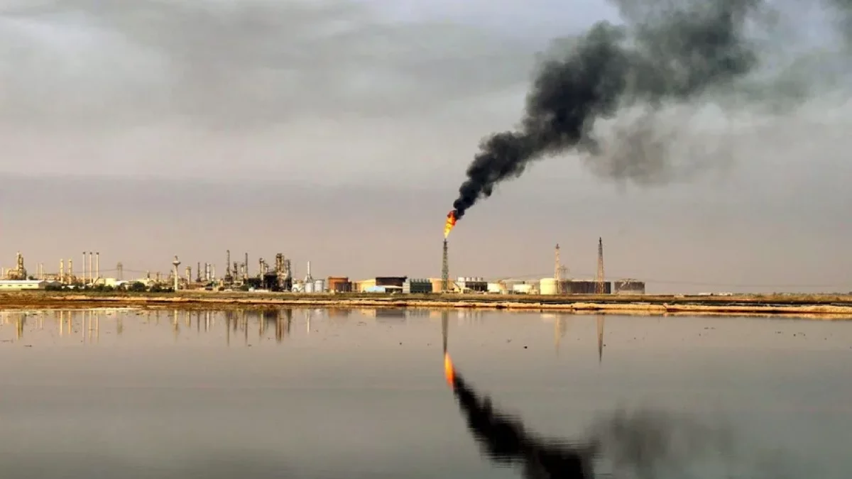 El precio del petróleo Brent se eleva a 96 dólares ante tensiones en Irán y expectativas de acuerdo