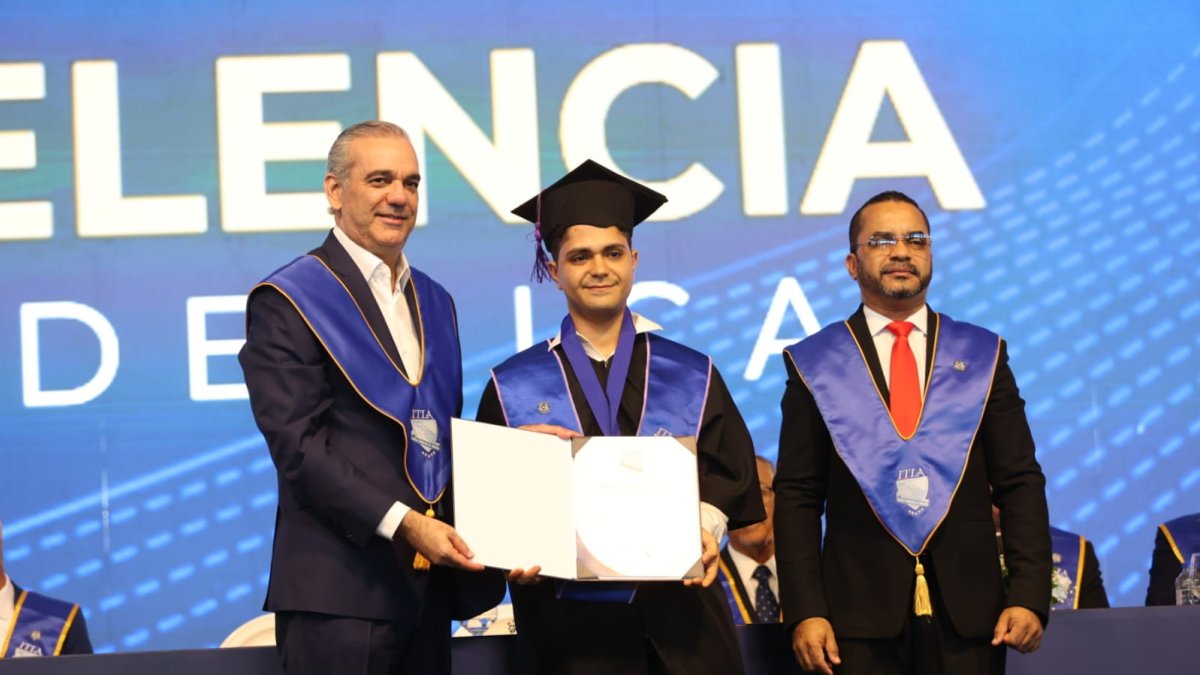 Luis Abinader encabeza graduación histórica del ITLA con 642 nuevos profesionales en tecnología