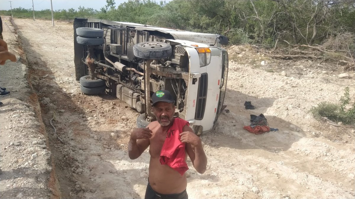 Camión cargado se vuelca en la frontera: ¿Hay heri