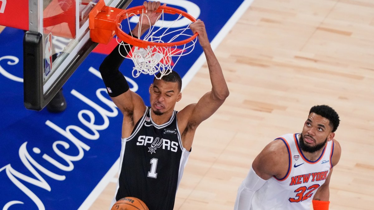 ¡S.A. vive! Spurs frena a los Knick y los vence 115-111