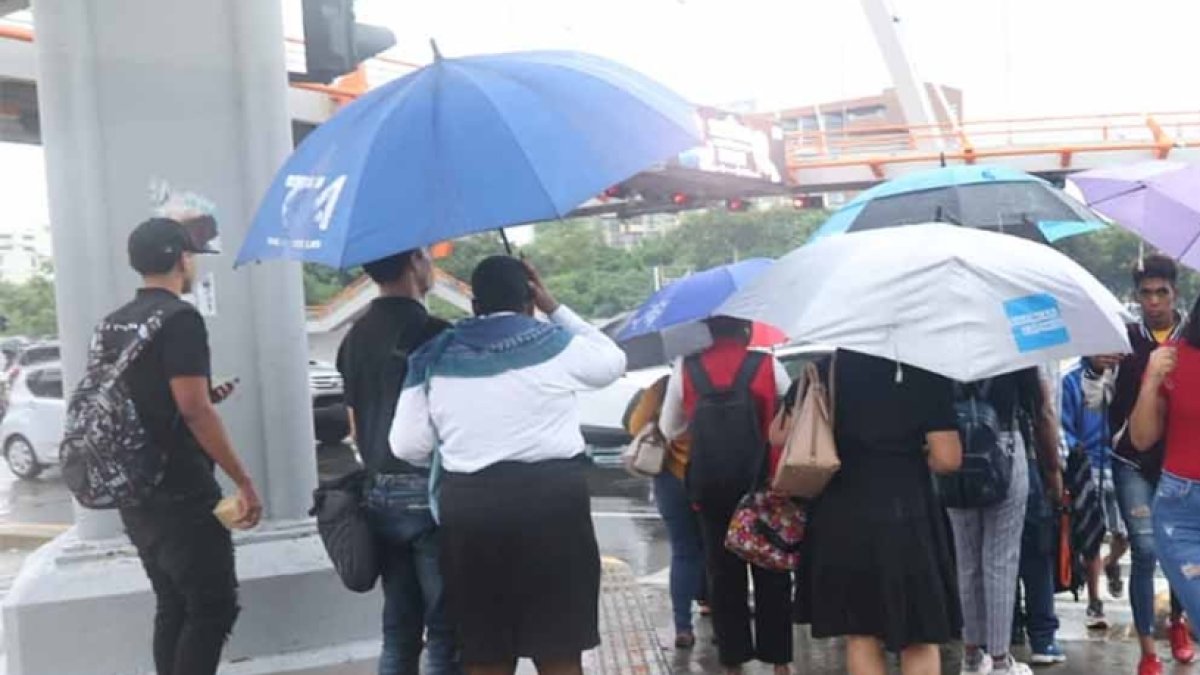 Una onda tropical provocará lluvias moderadas hoy