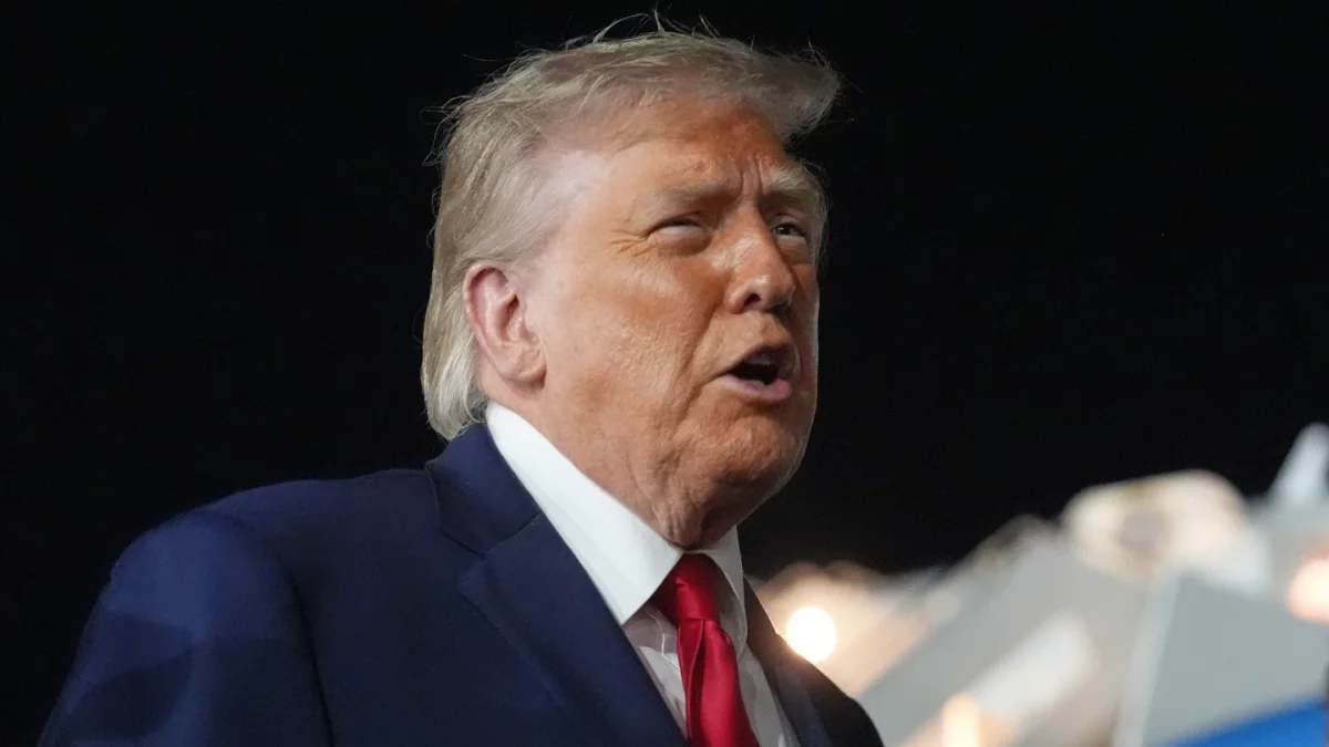 Donald Trump promulga ley de inmigración y deportación con i