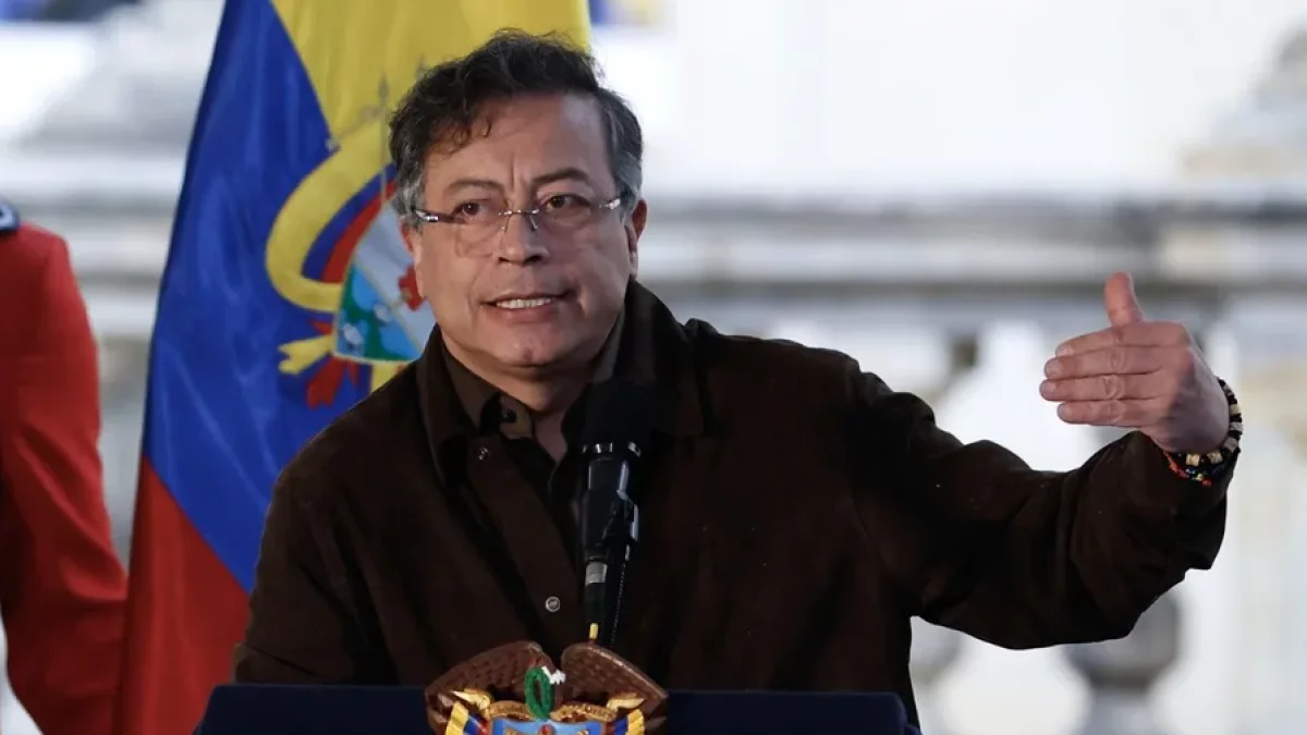 ¿Qué hizo Gustavo Petro para que ordenaran su suspensión?