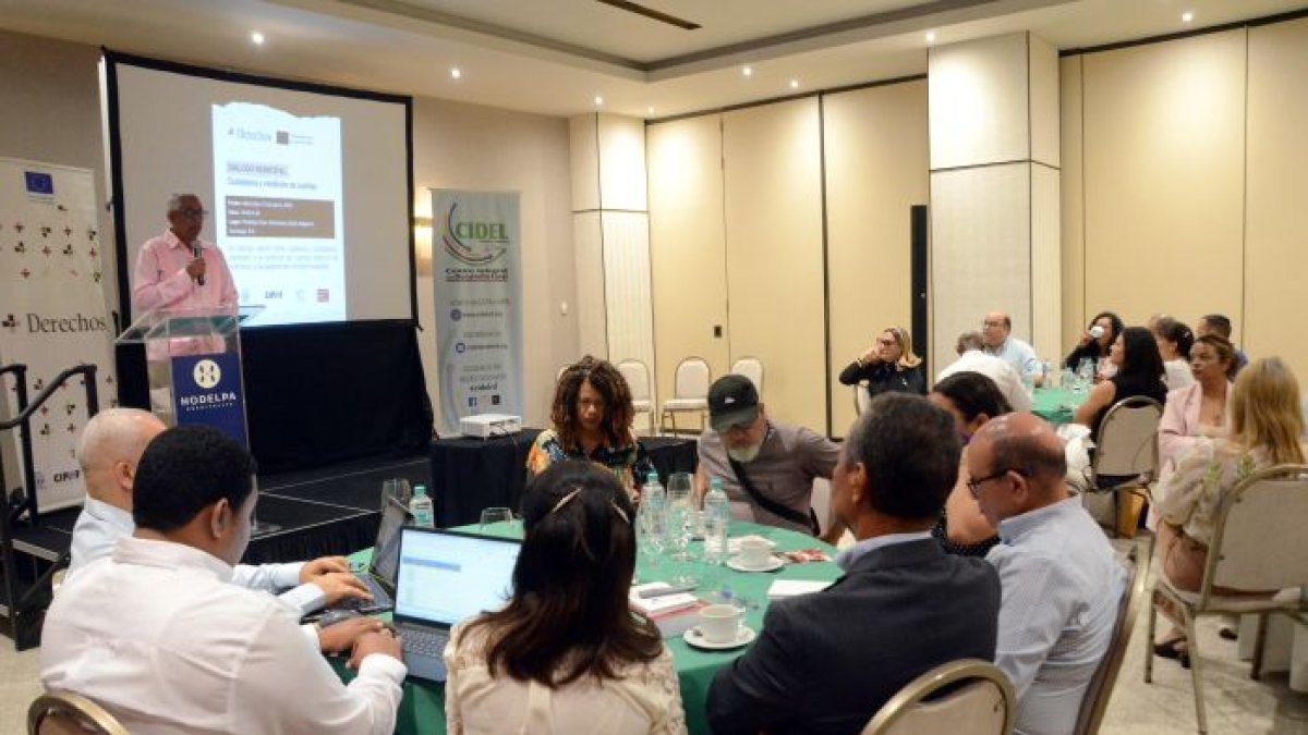 Impulsan diálogo plural en Santiago para fortalece