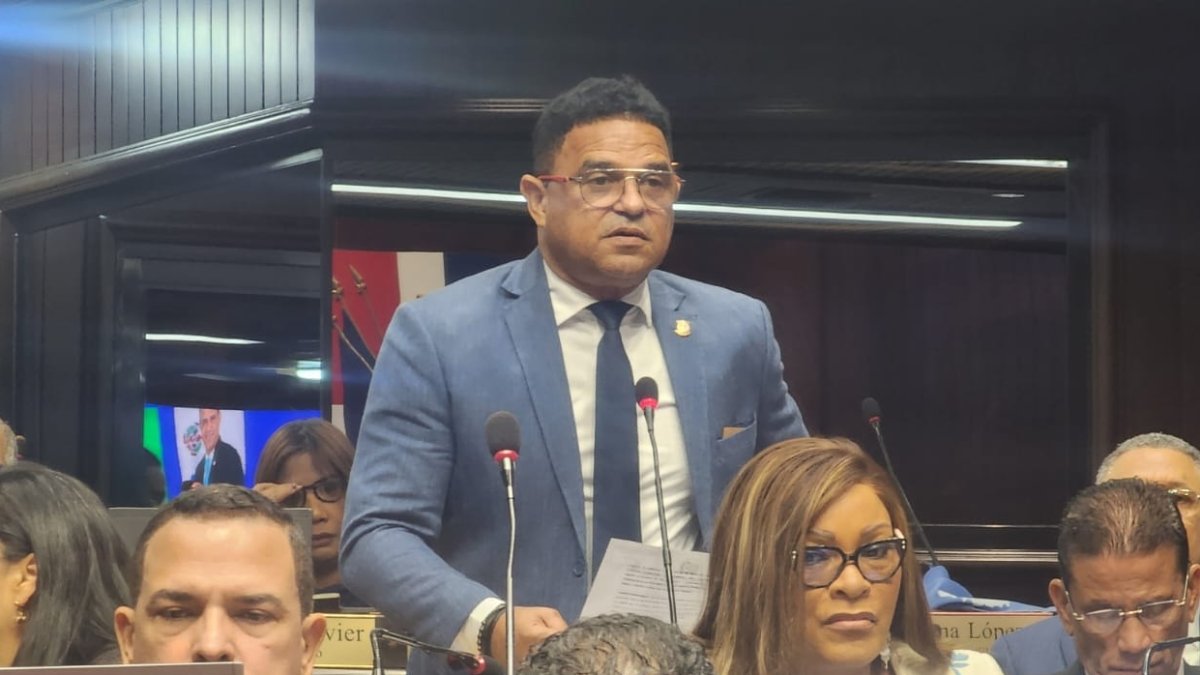 Camara de Diputados aprueba presidente instruya construir ca