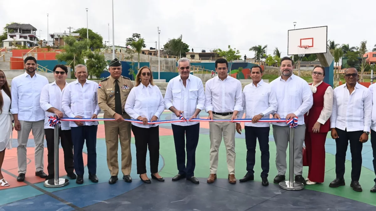 Gobierno inaugura bulevar de la salud en Haina con inversión de RD5 millones