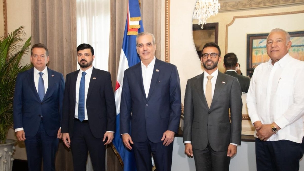 El presidente Luis Abinader con Mohamed Al Sharhan