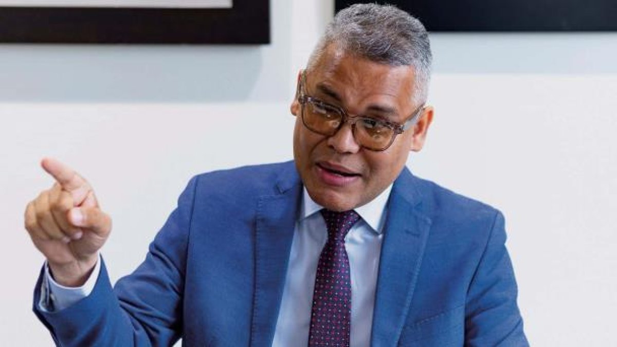 Carlos Peña tilda de inconstitucional la reforma fiscal y amenaza con el TC