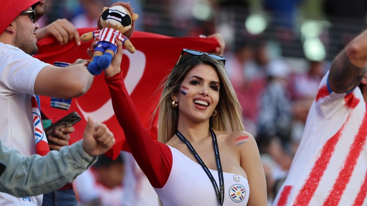 Falsas aficionadas del Mundial: cómo la IA sexualiza a mujeres por nacionalidades en redes