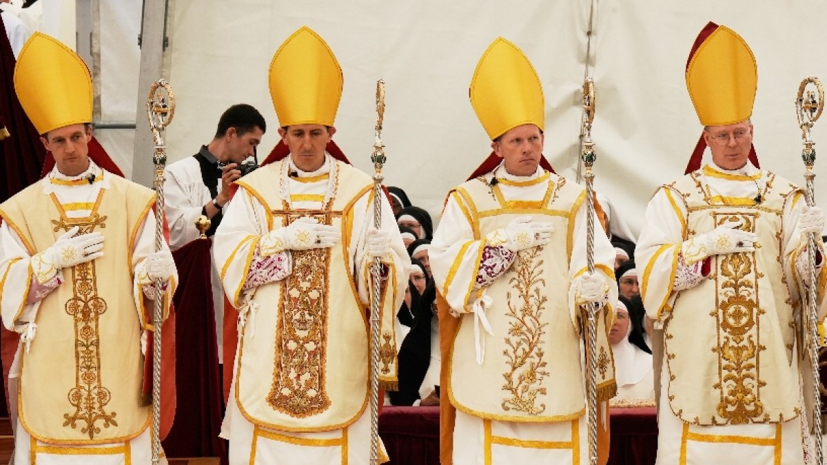 Momentos en que los religiosos eran consagrados l. AP