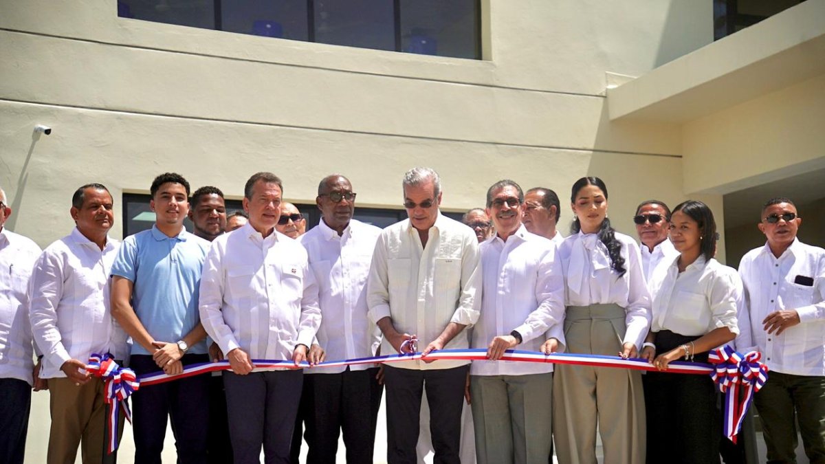 Luis Abinader inaugura moderno centro UASD en Santiago Rodríguez
