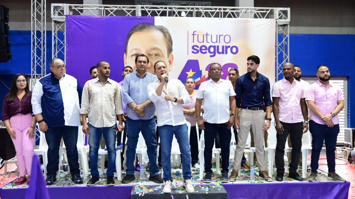 Abel Martínez promete acabar con crisis en RD si gana en 2028