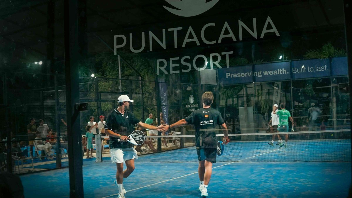 Evento de pádel en Puntacana Resort con Fernando Poggi