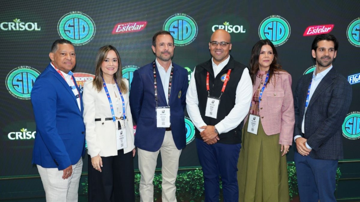 Grupo SID en el Trade Show de la NSA mostrando su stand innovador.