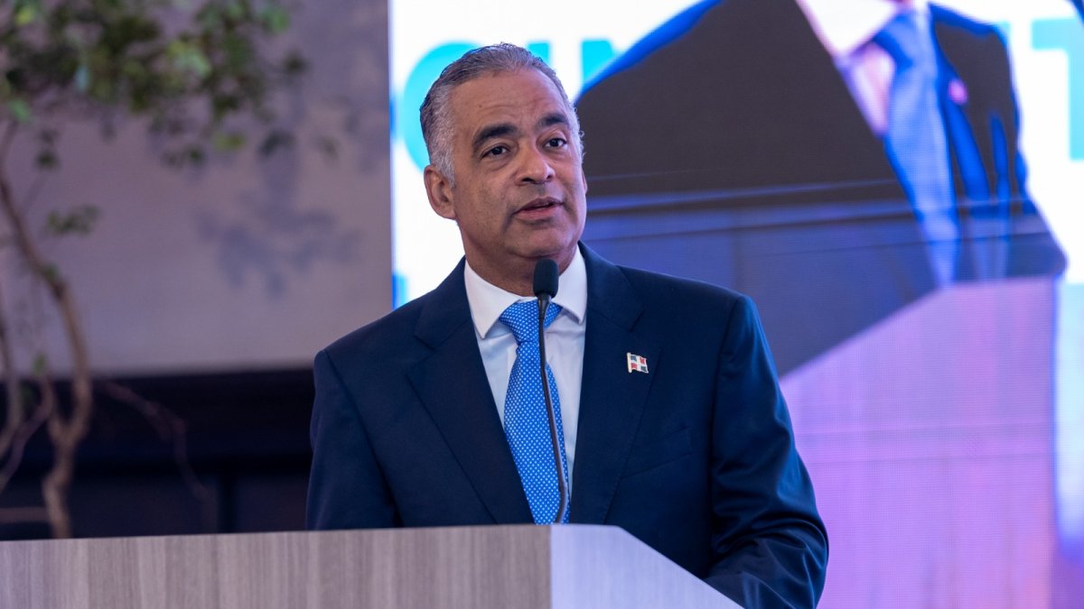 El ministro de Energía y Minas, Joel Santos, 