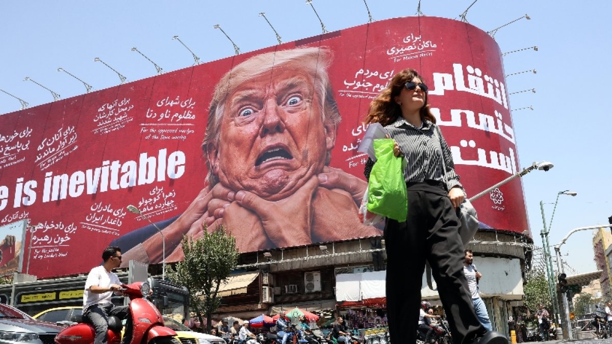 Anuncio en repudio a Trump en Teherán, Irán.  EFE