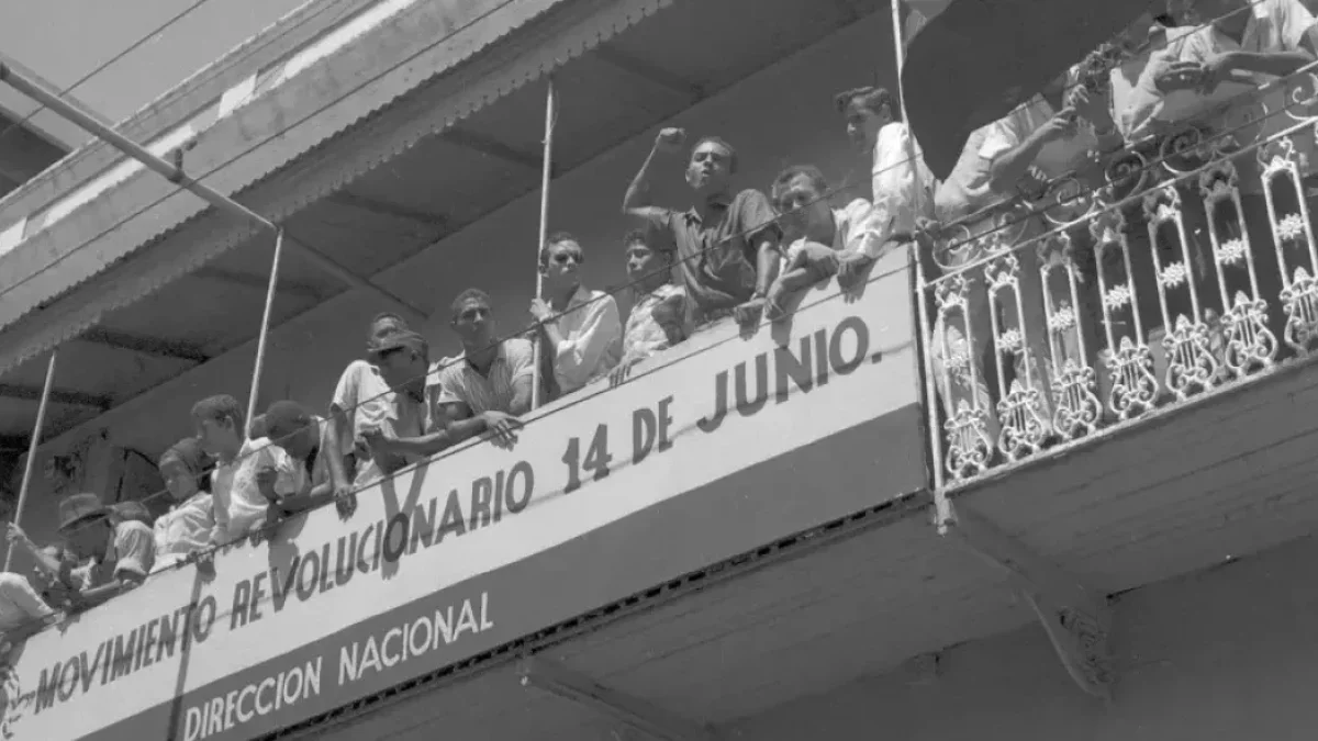 Eduardo María en una escapada audaz durante la represión