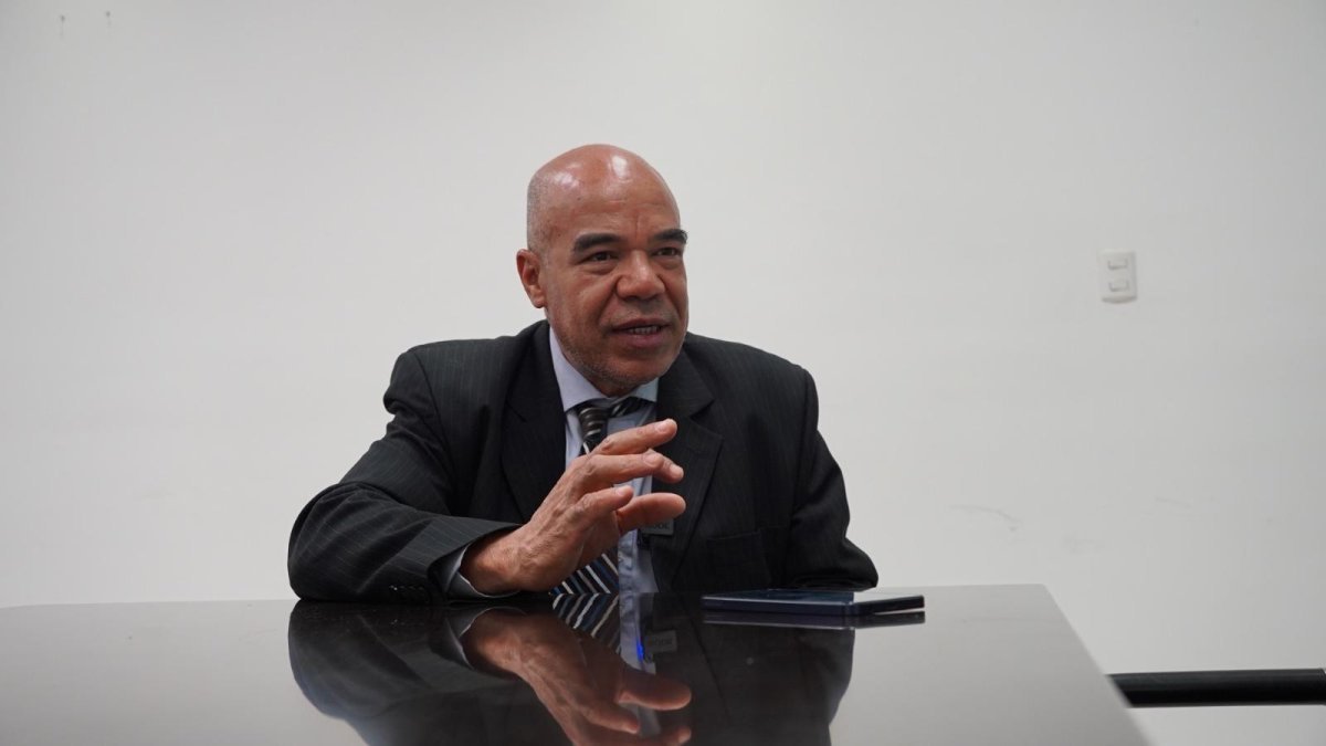 Líder político critica gasto millonario en educación sin resultados