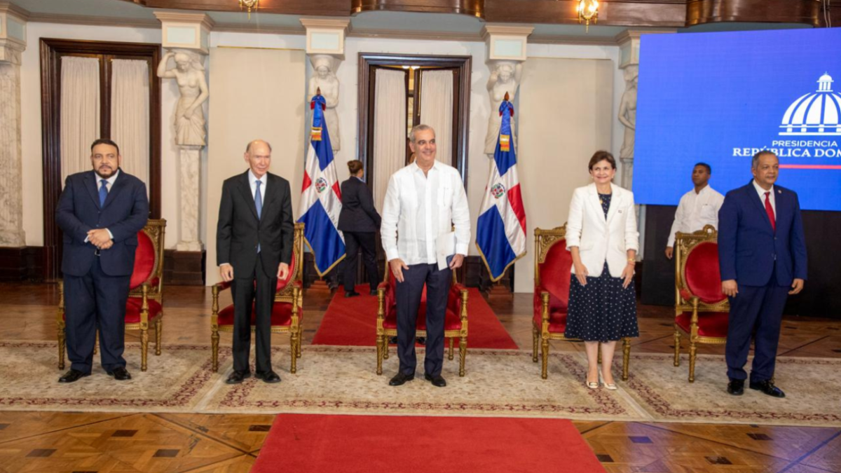 El acto de aniversario fue en el Palacio.