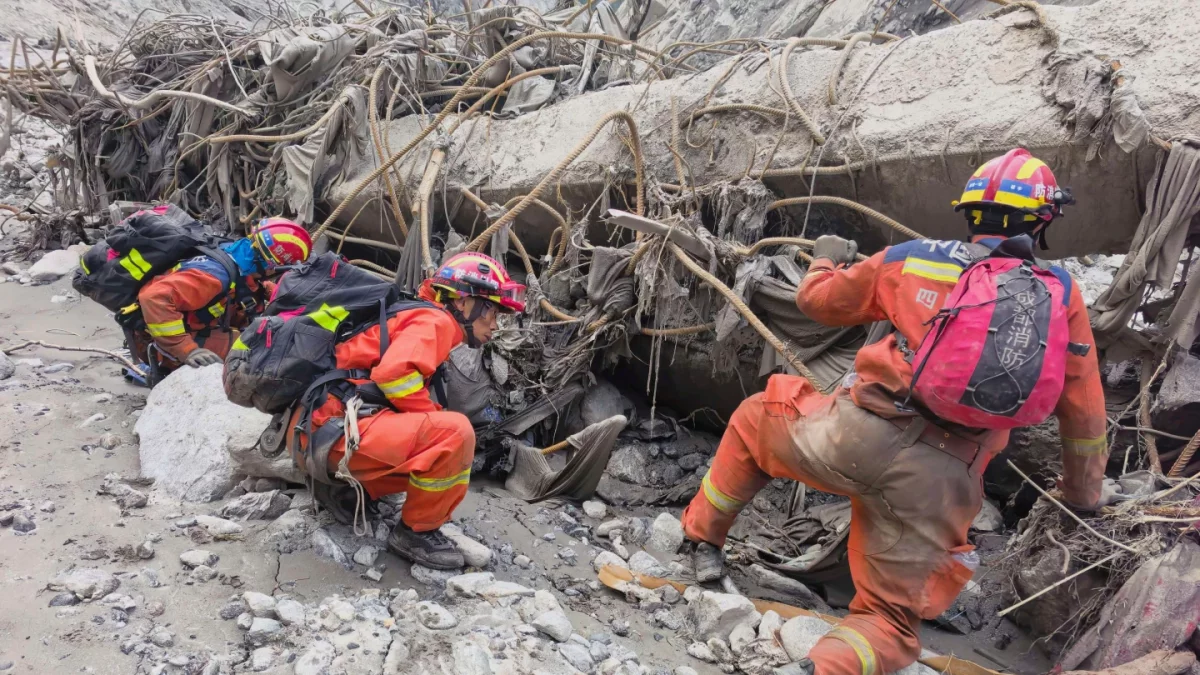 Rescatistas en Nepal