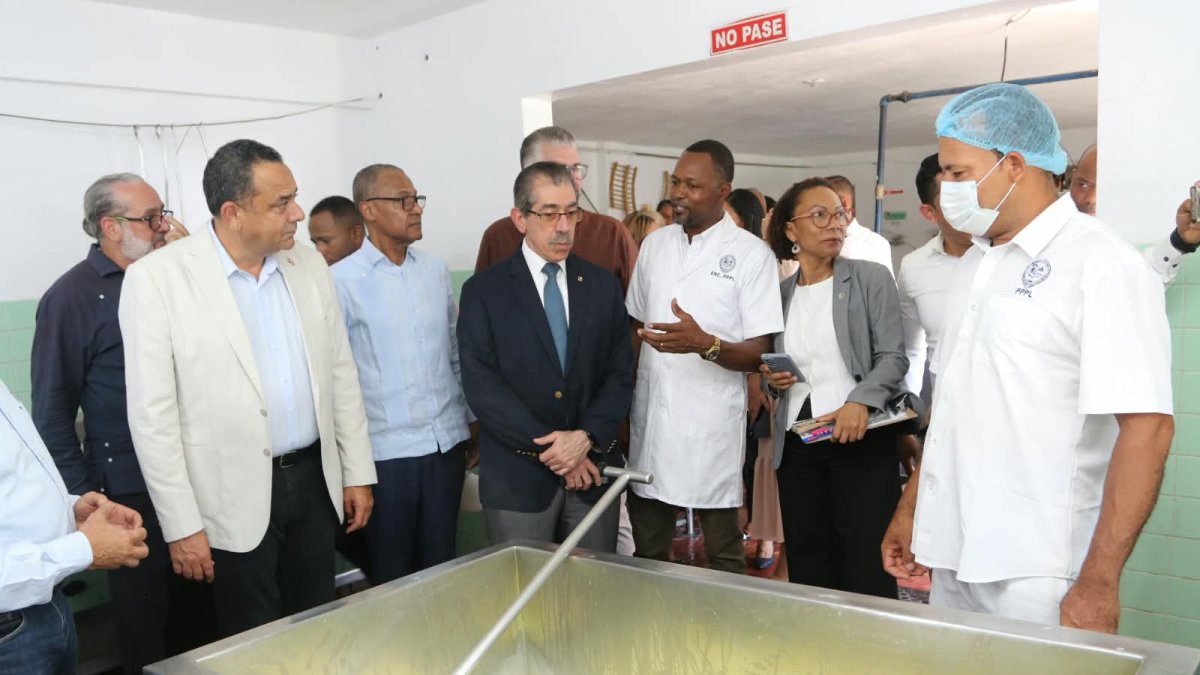 Inauguración de la planta procesadora de lácteos en la UASD