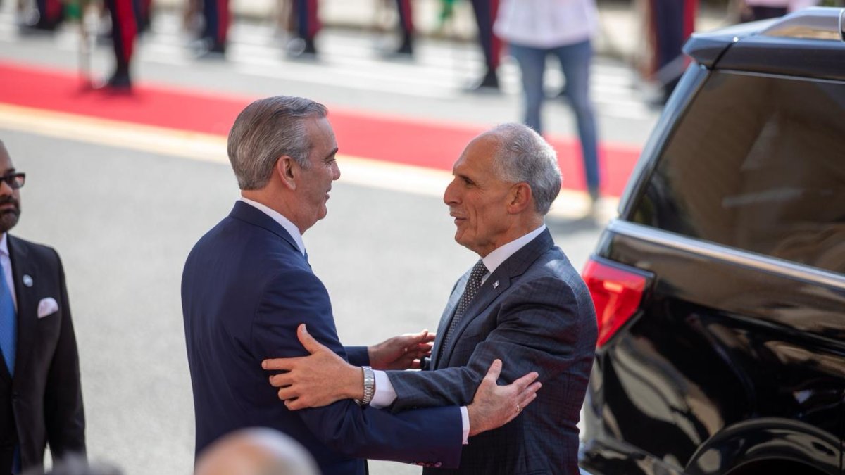 Presidente Abinader recibe en el Palacio Nacional al presidente de Honduras Nasry Asfura Zablah