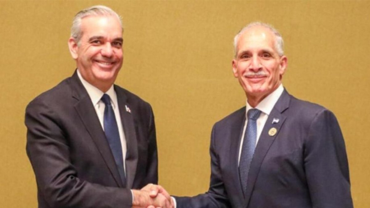 Abinader y presidente de Honduras